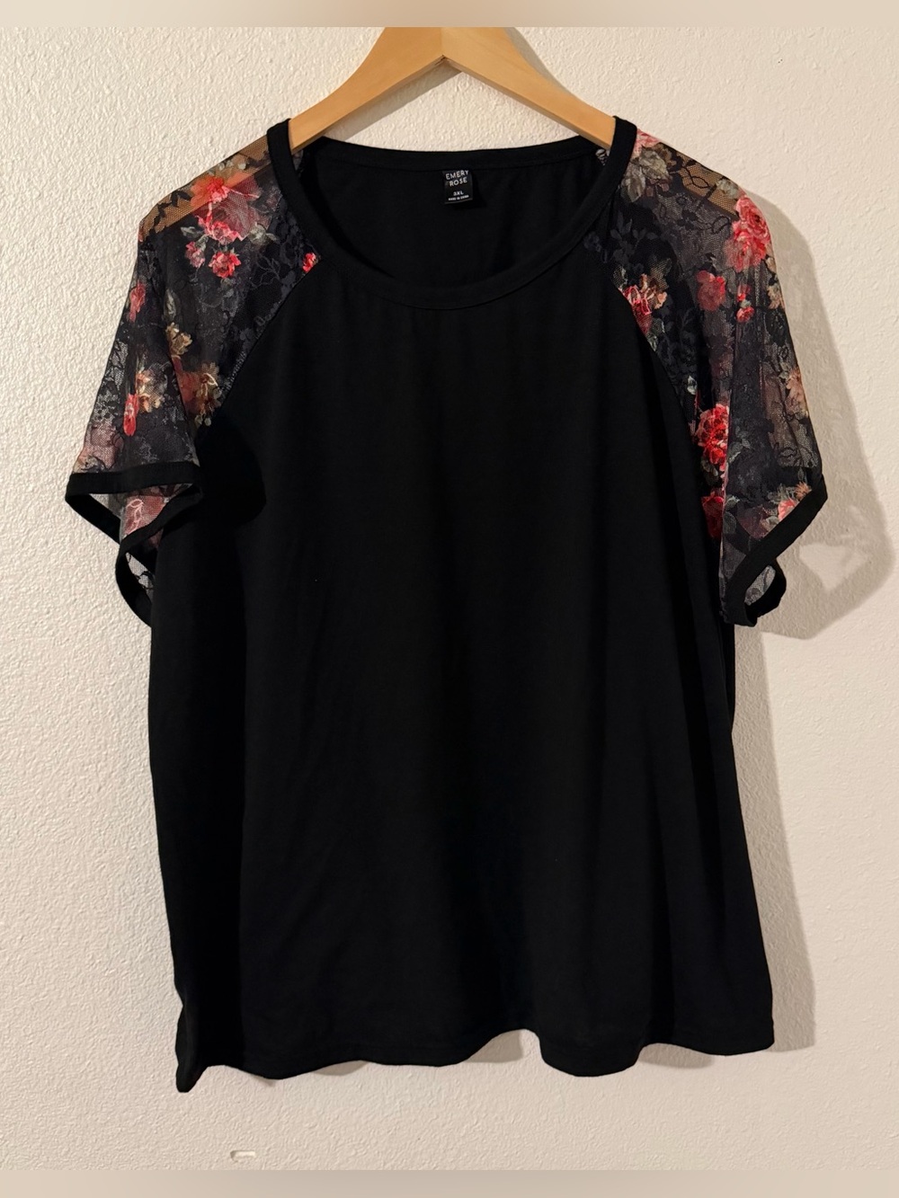 Emery Ross Black Tee with Floral Mesh Raglan Sleeves Size 3X